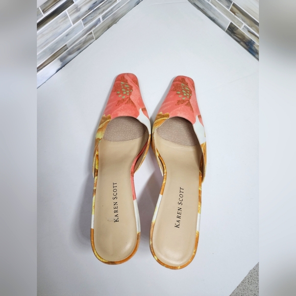 Karen Scott Heels - Picture 4 of 4